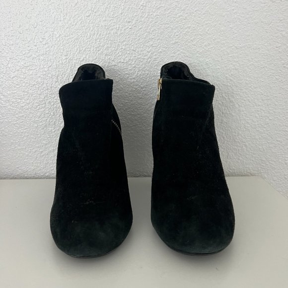 STEVE MADDEN BLACK SUEDE ANKLE BOOTIE WITH ZIPPER - Picture 2 of 3